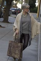 Foolproof tips trendy airport style-leather leggings, layered sweaters with animal print tote 200