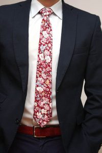 spring color trends 2017, men's navy suit with red and pink floral tie