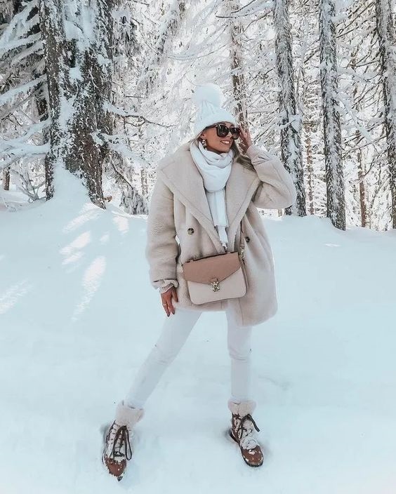 Ski Into Style…Stylish Looks for Winter Vacation Destinations, women's apres ski outfit