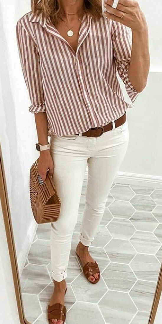 How to Create a Spring Capsule Wardobe in 8 pieces, women's striped shirt, striped shirt outfit