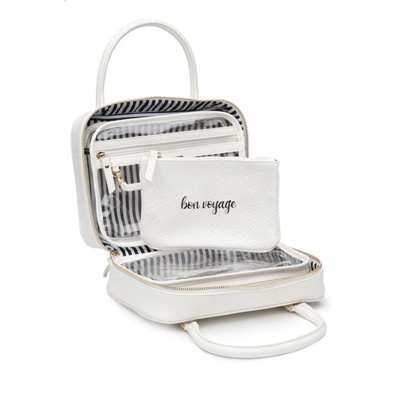 Favorite Travel Accessories to Stay Organized, Hudson and Bleecker GENOA VOYAGER TOILETRY BAG